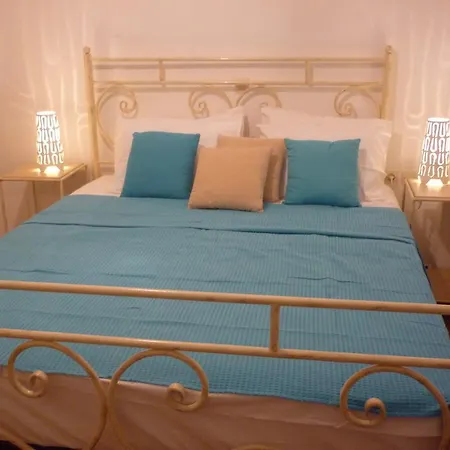 Aelia Santorini