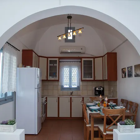 Aelia Santorini Villa