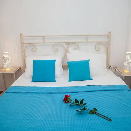 Aelia Santorini Villa